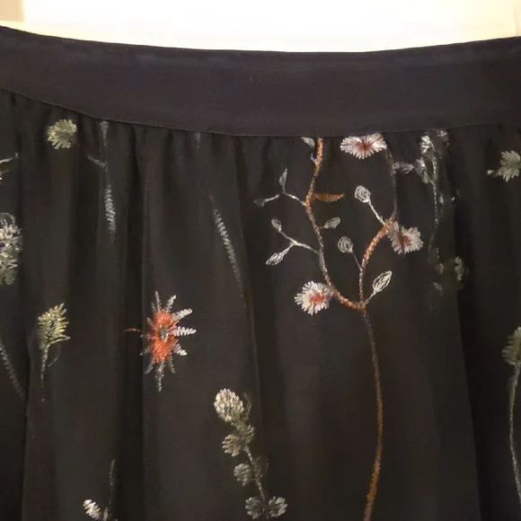 Floral Embroidered Black Skirt - Picture 3 of 3